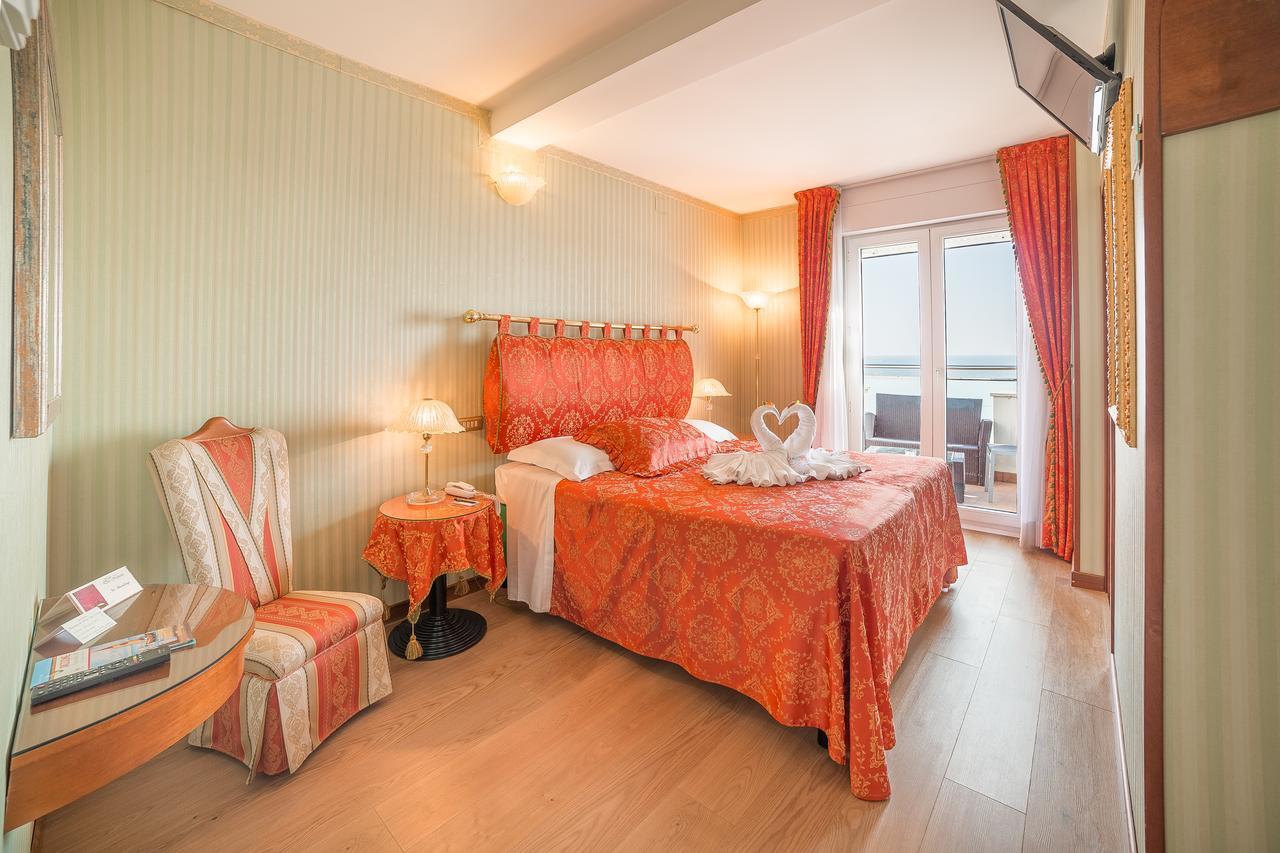 Junior Suite Sea View Jacuzzi,664618563:JPEG